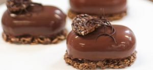 Detail Chocolate peanut caramel